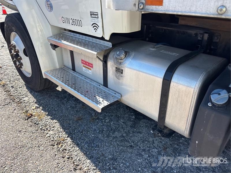 Freightliner M2 106 4x2 Van Truck Box trucks