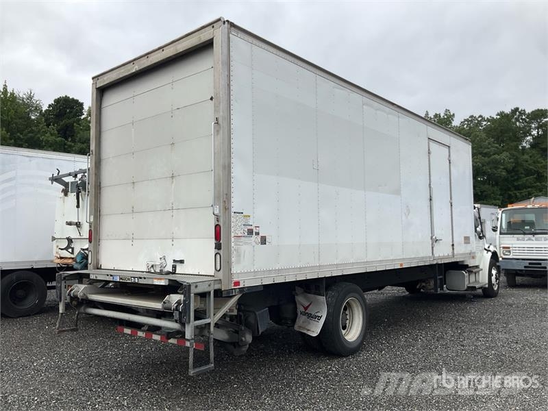 Freightliner M2 106 4x2 Van Truck Kapali kasa kamyonlar