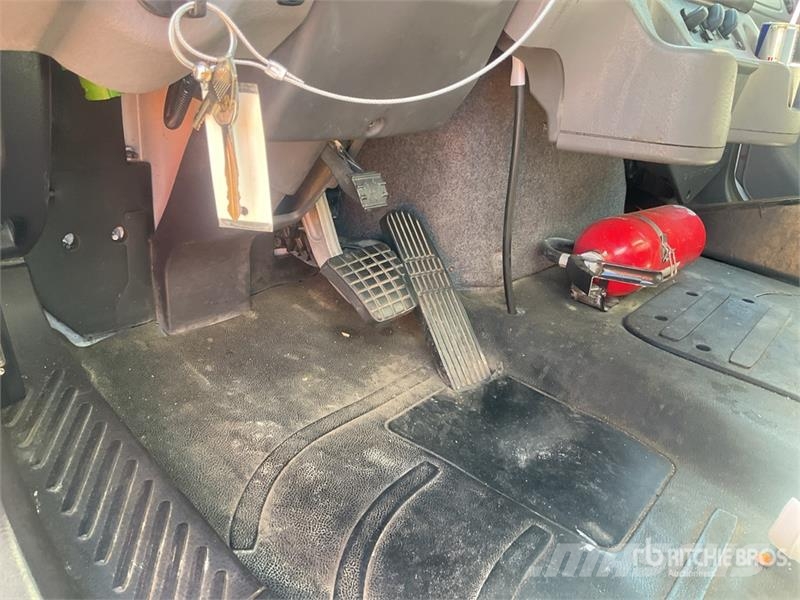 Freightliner M2 106 4x2 Van Truck Φορτηγά Κόφα