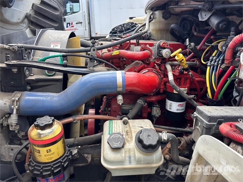 Freightliner M2 106 4x2 Van Truck (Inoperable) Kapali kasa kamyonlar