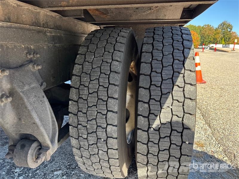 Freightliner M2 106 4x2 Van Truck Furgoonautod