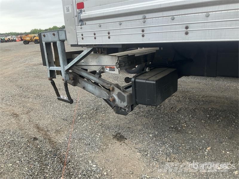 Freightliner M2 106 4x2 Van Truck Каросерии