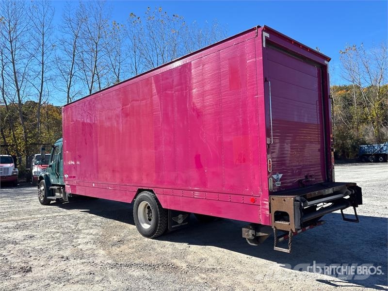 Freightliner M2 106 4x2 Moving Extended Cab Van Truck Фургони