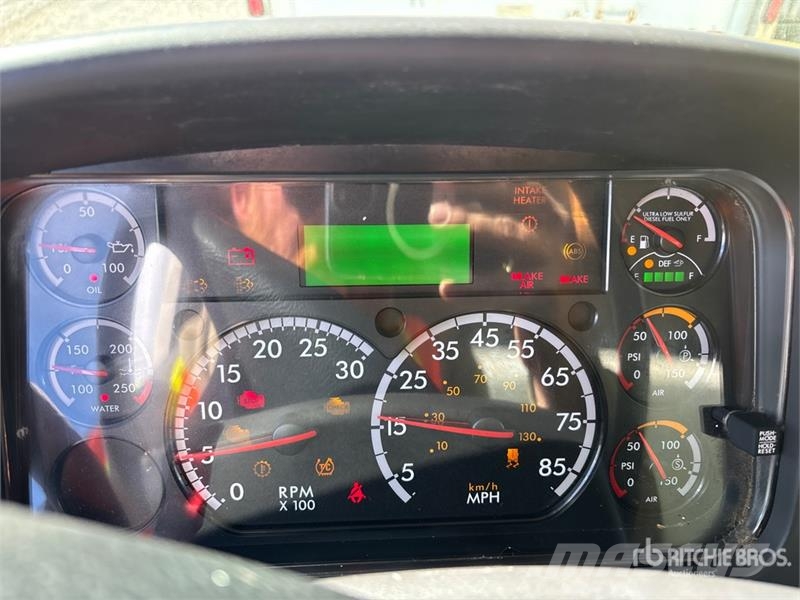 Freightliner M2 106 4x2 Van Truck Furgons