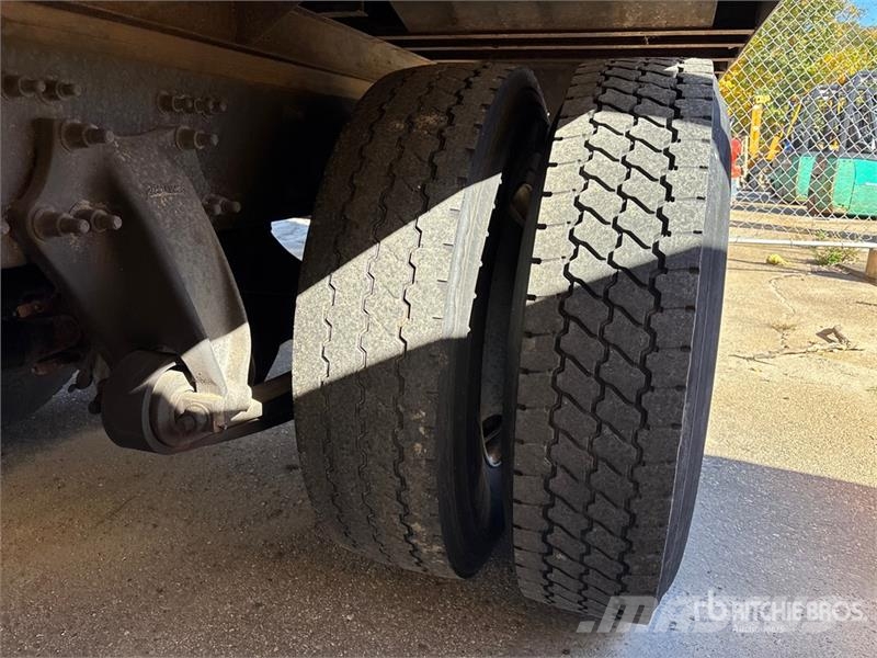 Freightliner M2 106 4x2 Van Truck Camiones caja cerrada