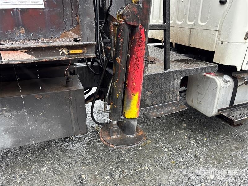 Freightliner M2 106 4x2 Grapple Truck Grijpers