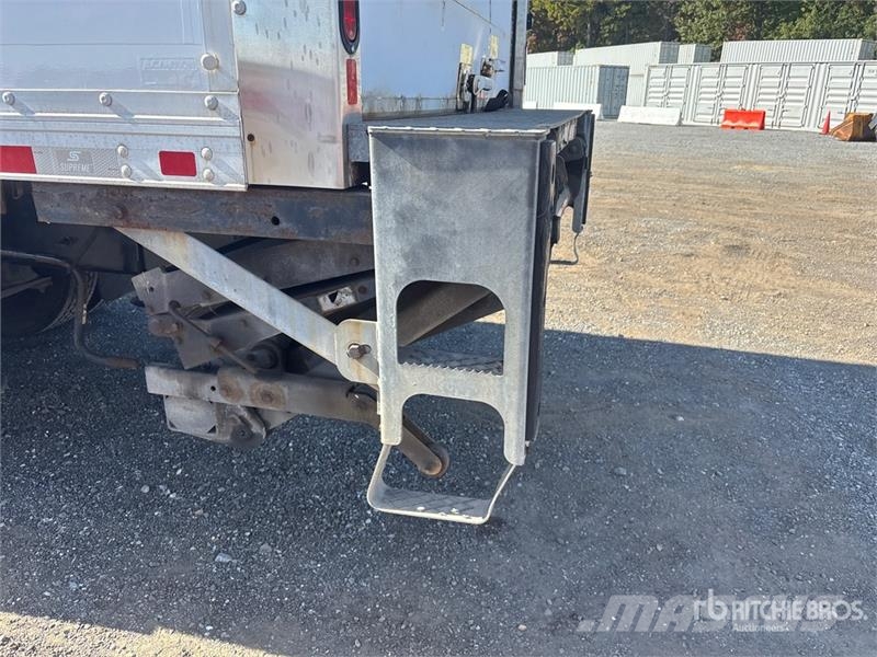 Freightliner M2 106 4x2 Van Truck Furgons