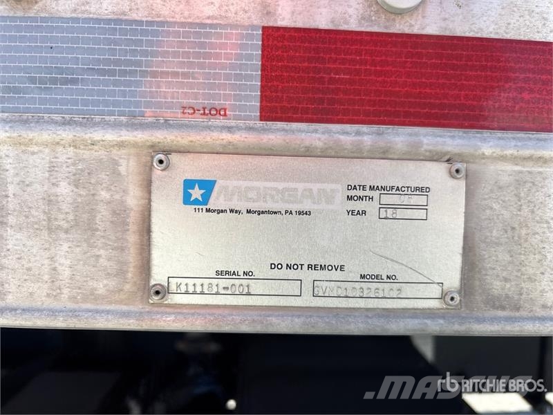 Freightliner M2 106 4x2 Van Truck Skriňová nadstavba