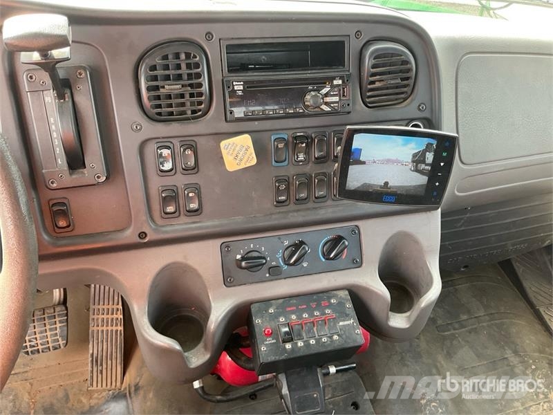 Freightliner M2 106 4x2 Rollback Truck 회수 차량
