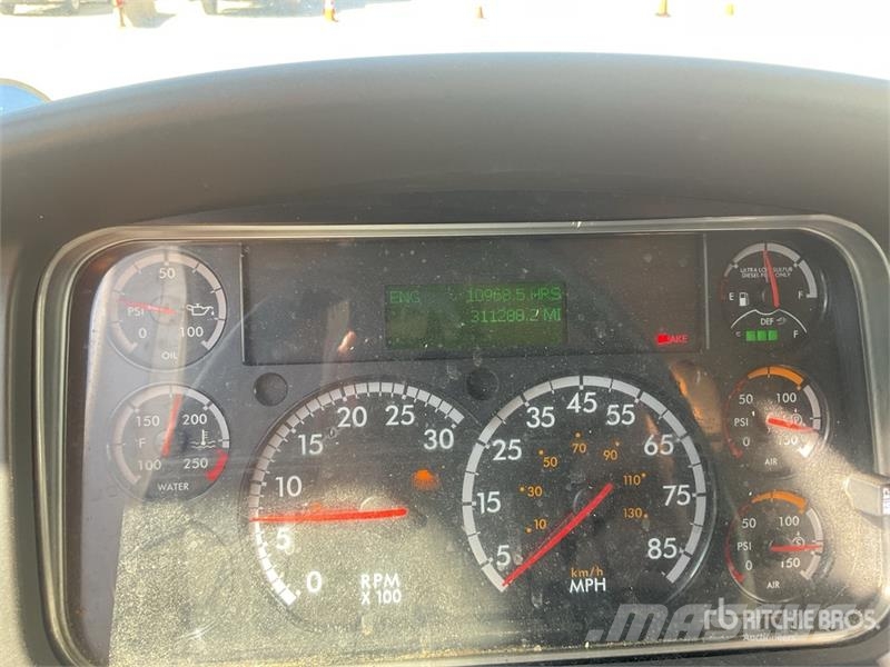 Freightliner M2 106 4x2 Van Truck Φορτηγά Κόφα