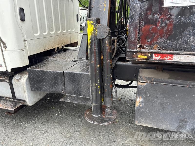 Freightliner M2 106 4x2 Grapple Truck Grijpers