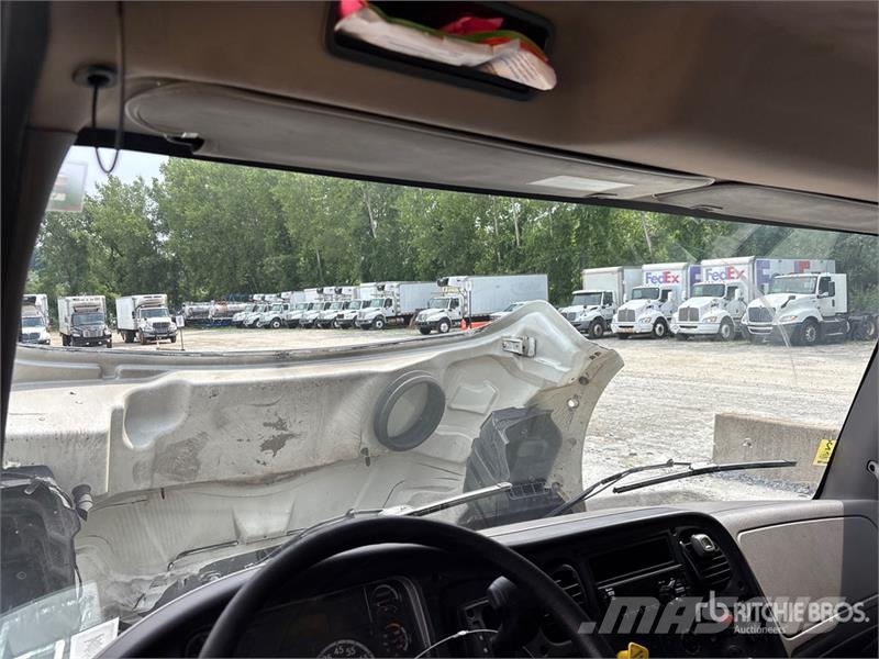 Freightliner M2 106 4x2 Van Truck Box body trucks