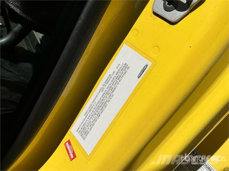 Freightliner M2 106 4x2 Van Truck Sanduk kamioni