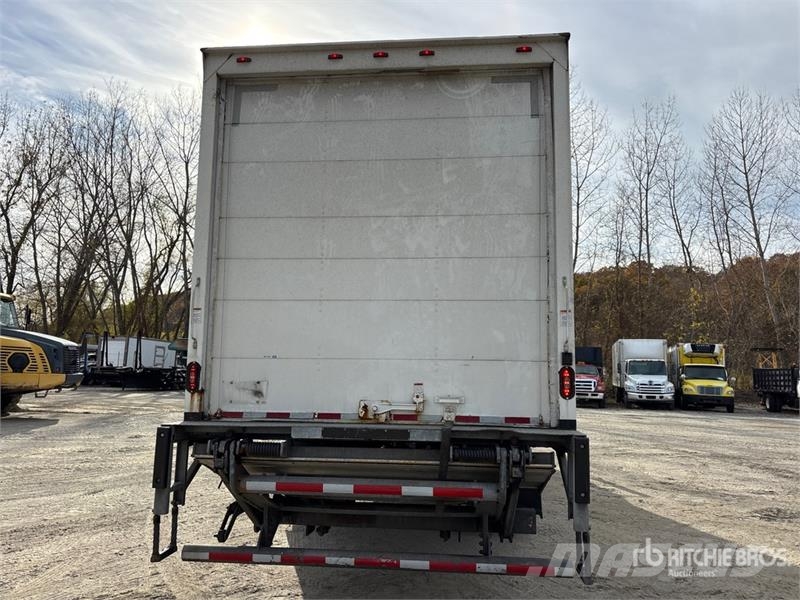 Freightliner M2 106 4x2 Van Truck Furgons