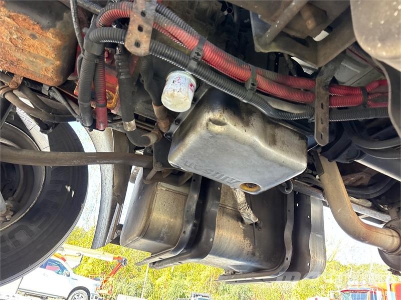 Freightliner M2 106 4x2 Van Truck Furgoonautod