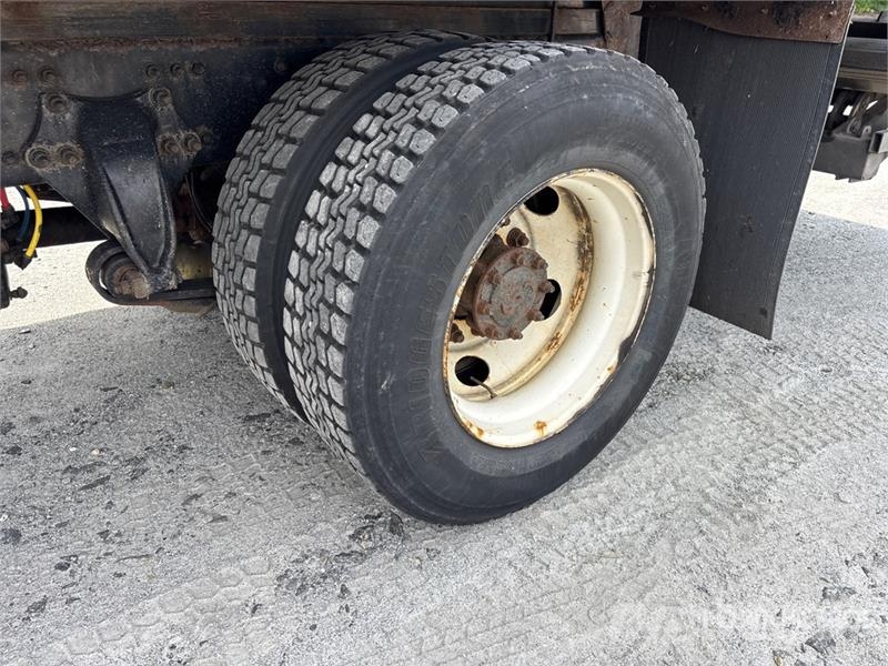 Freightliner M2 106 4x2 Van Truck Box body trucks