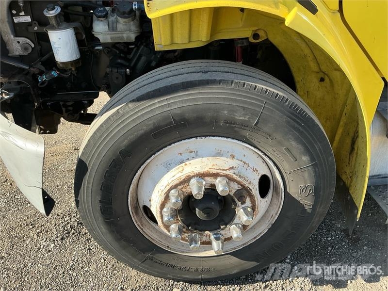 Freightliner M2 106 4x2 Van Truck Sanduk kamioni