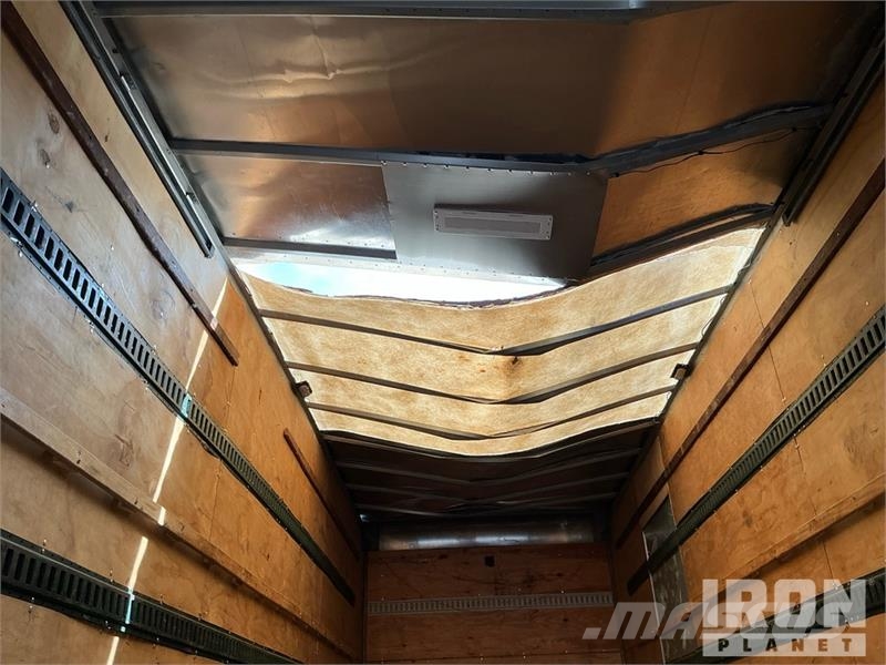 Freightliner M2 106 4x2 Van Truck Skriňová nadstavba