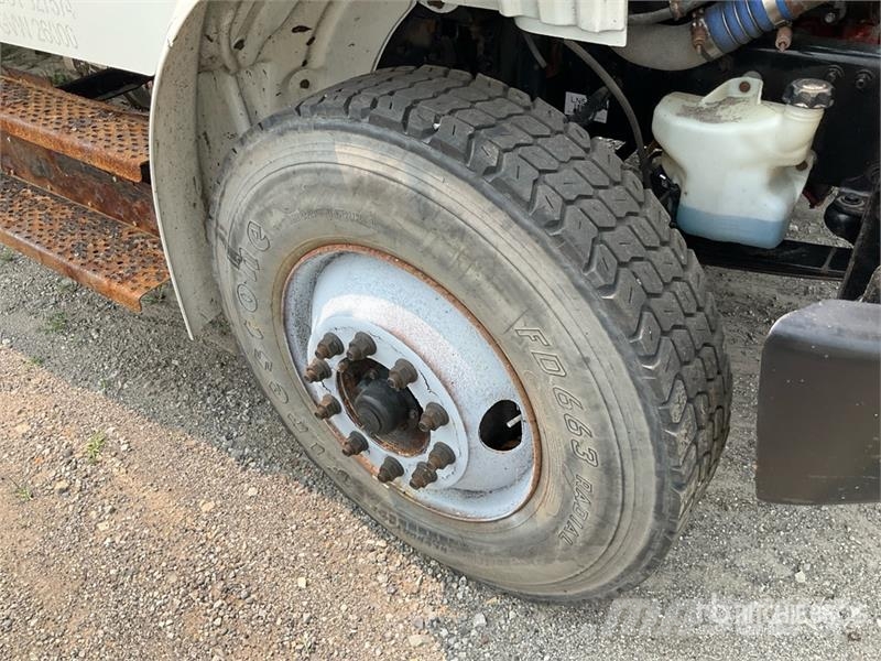 Freightliner M2 106 4x2 Van Truck (Inoperable) Kofferaufbau