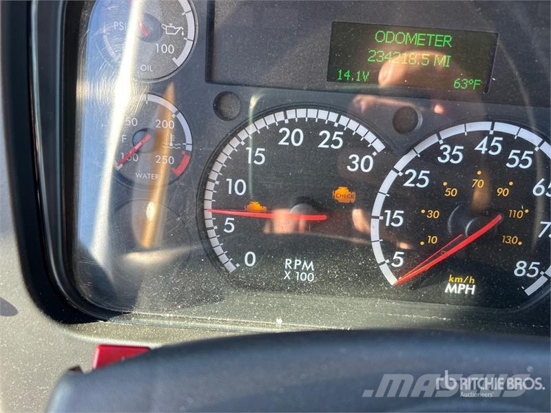 Freightliner M2 106 4x2 Van Truck Camiones caja cerrada