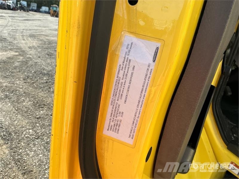 Freightliner M2 106 4x2 Van Truck Sanduk kamioni