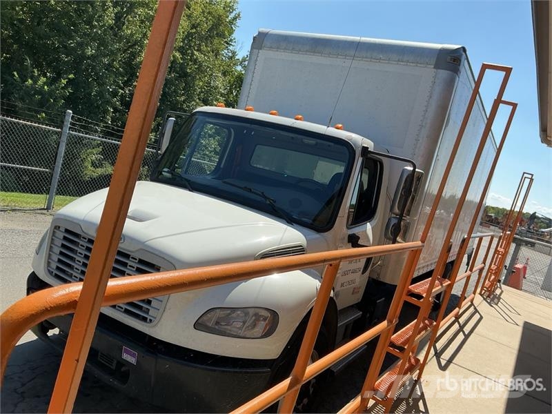 Freightliner M2 106 4x2 Van Truck Camion Fourgon