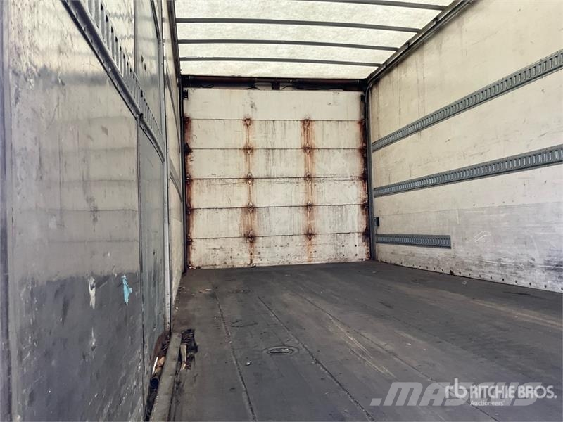 Freightliner M2 106 4x2 Van Truck ボックスボディー、ウイング、箱車