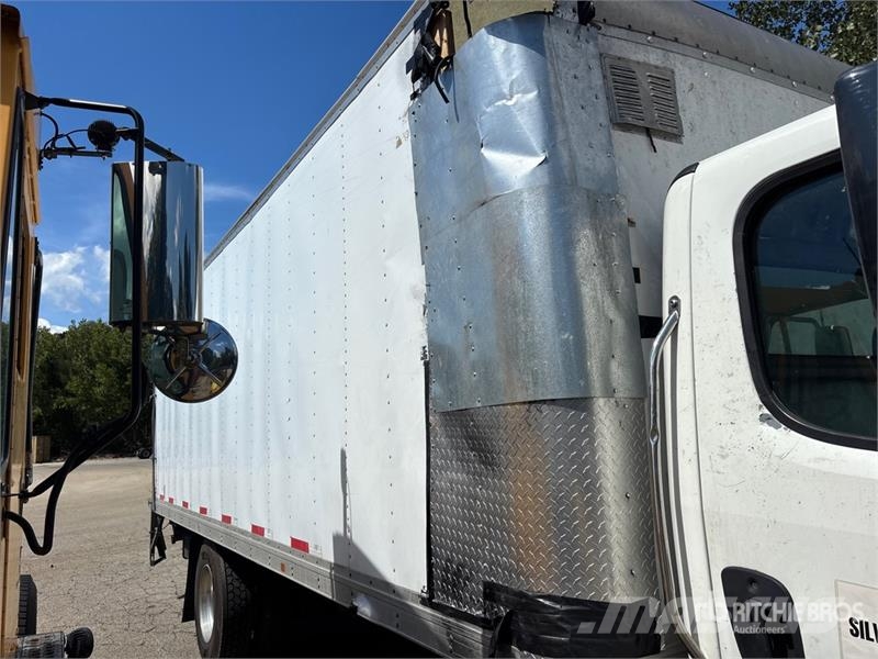 Freightliner M2 106 4x2 Van Truck (Inoperable) Kapali kasa kamyonlar