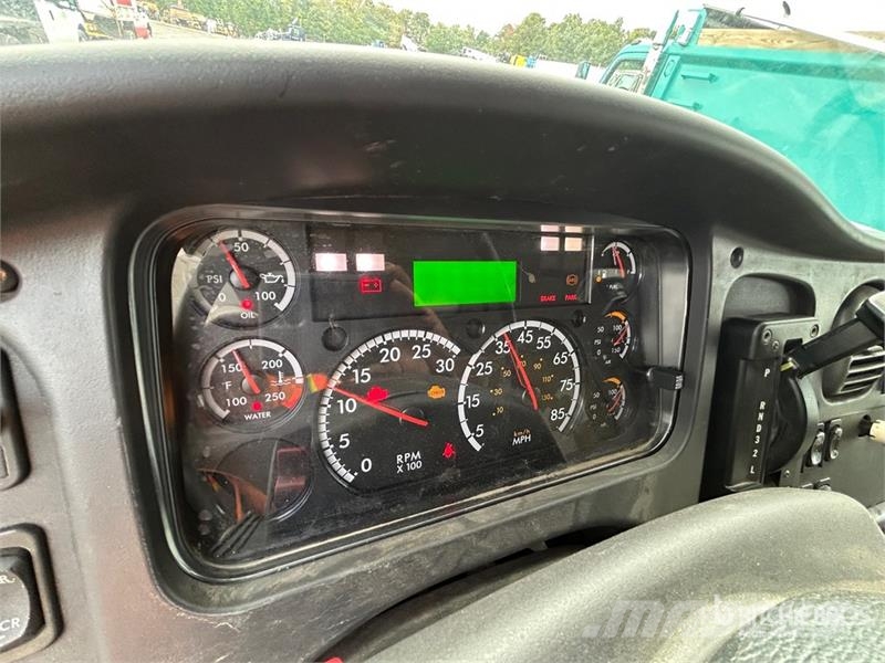 Freightliner M2 106 4x2 Van Truck Camion Fourgon