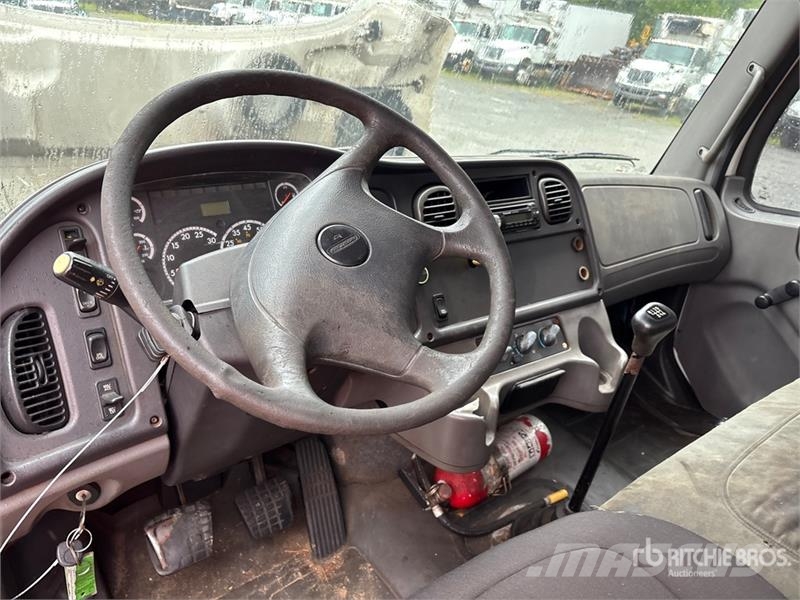 Freightliner M2 106 4x2 Grapple Truck Grijpers