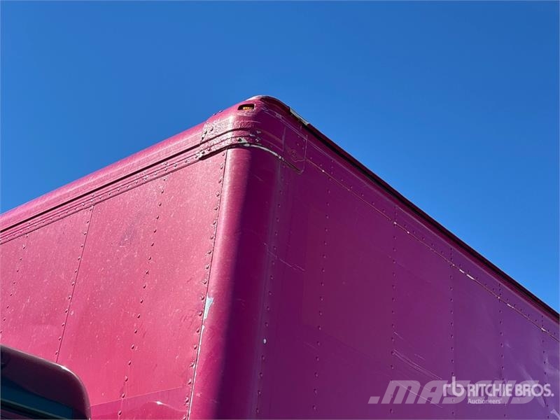 Freightliner M2 106 4x2 Moving Extended Cab Van Truck Фургони