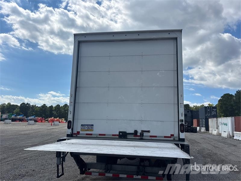 Freightliner M2 106 4x2 Van Truck Camion Fourgon