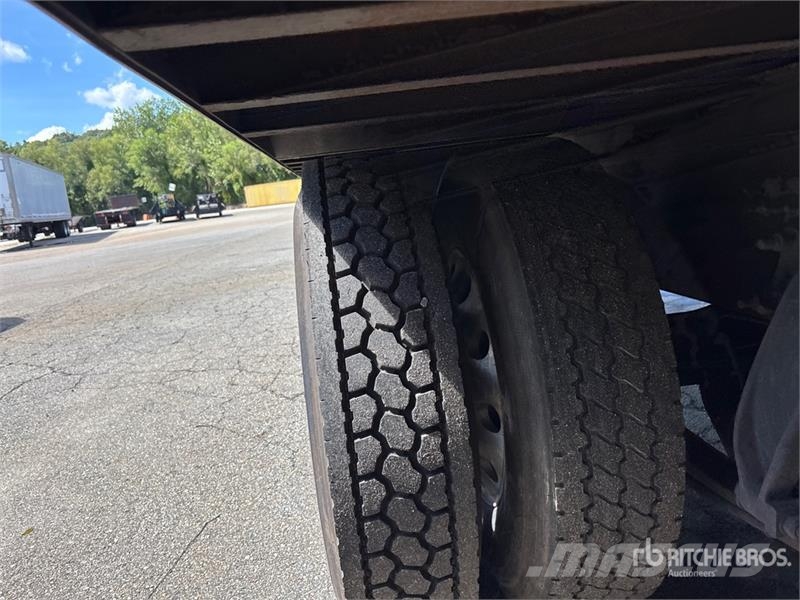 Freightliner M2 106 4x2 Van Truck (Inoperable) Kapali kasa kamyonlar