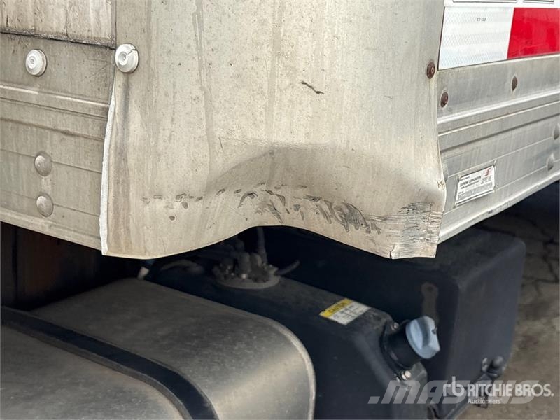 Freightliner M2 106 4x2 Van Truck (Inoperable) Kapali kasa kamyonlar