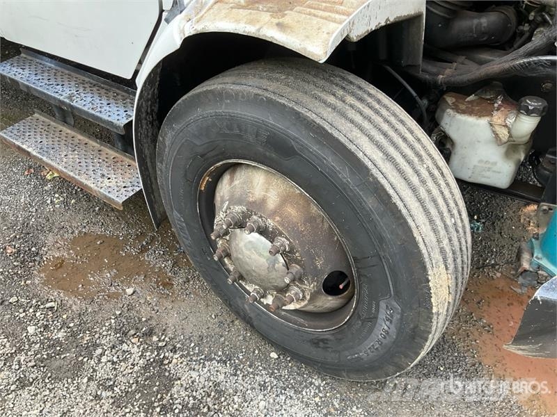 Freightliner M2 106 4x2 Van Truck 貨箱式卡車