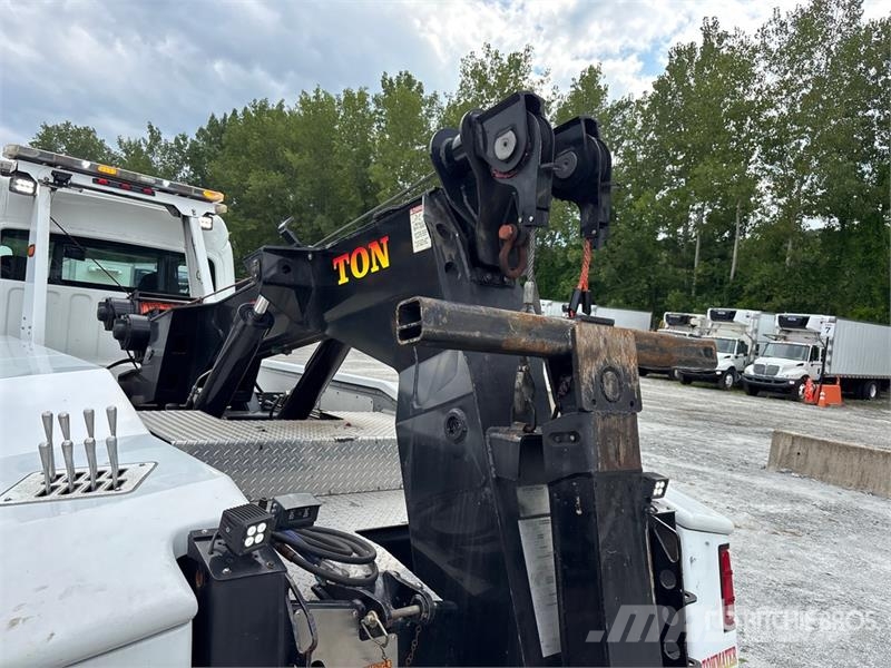 Freightliner M2 106 4x2 Extended Cab Tow Truck Hinausautot