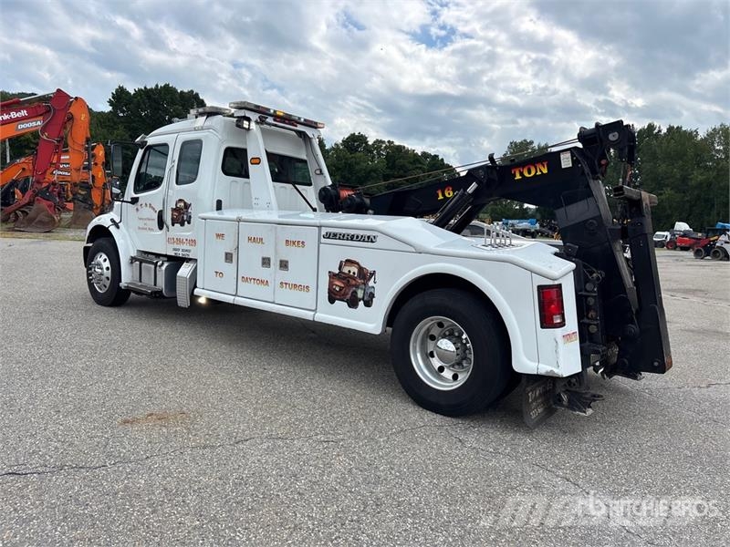 Freightliner M2 106 4x2 Extended Cab Tow Truck Hinausautot