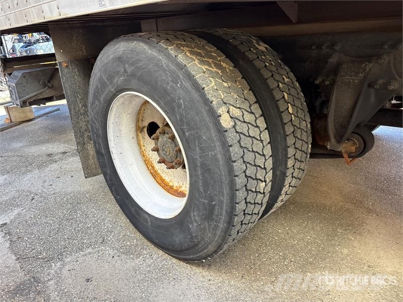 Freightliner M2 106 4x2 Van Truck Camiones caja cerrada