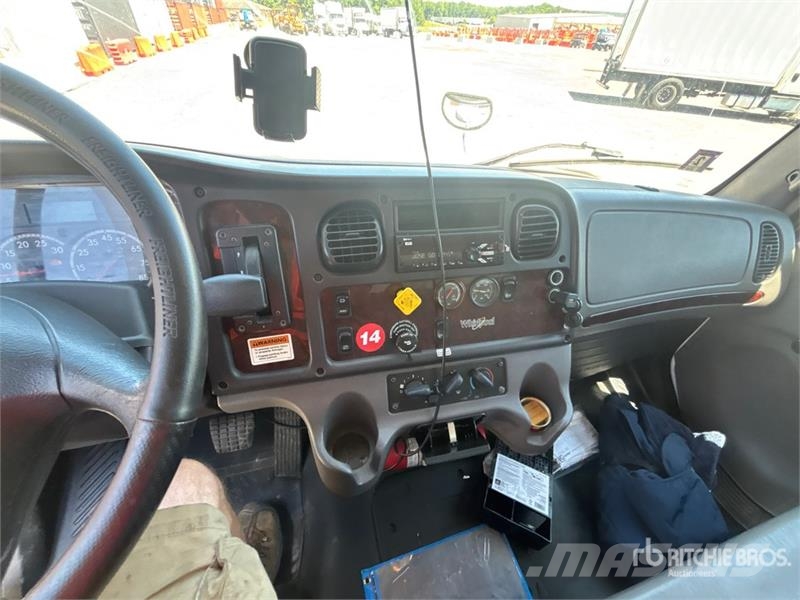 Freightliner M2 106 4x2 Van Truck Каросерии