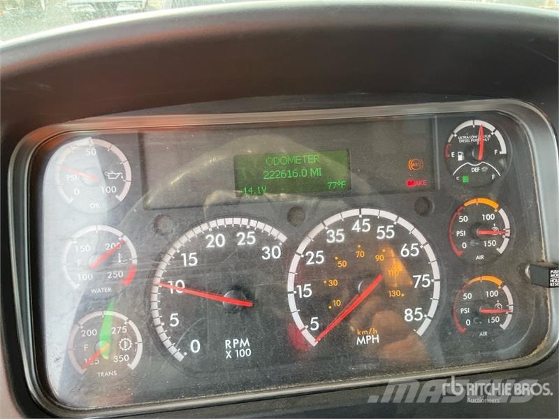 Freightliner M2 106 4x2 Rollback Truck 회수 차량