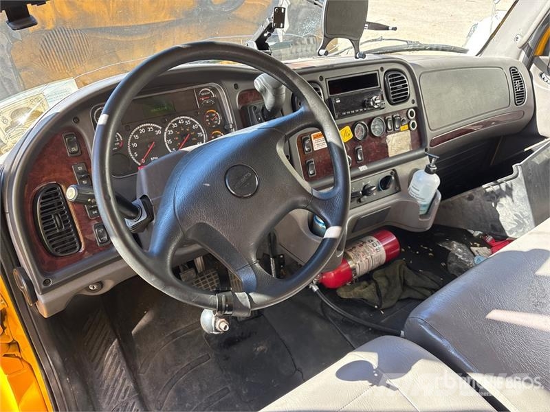 Freightliner M2 106 4x2 Van Truck Camiones caja cerrada
