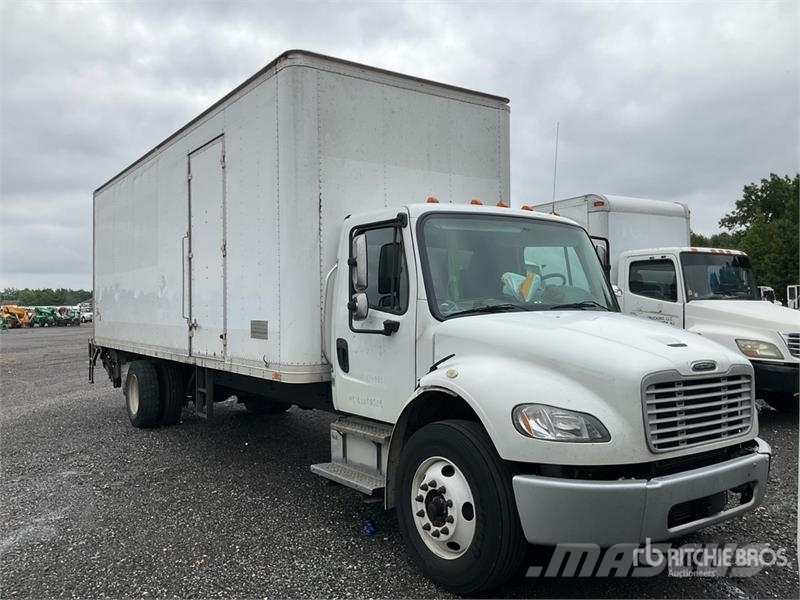 Freightliner M2 106 4x2 Van Truck Kapali kasa kamyonlar