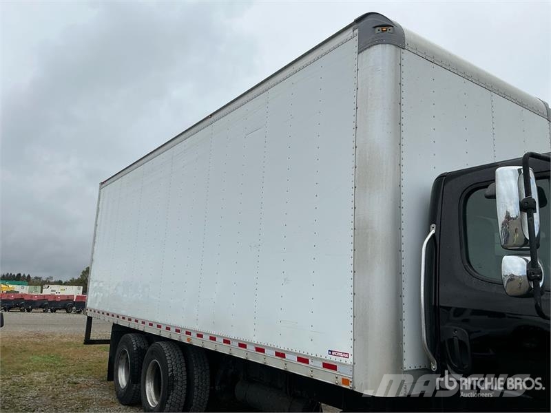 Freightliner M2 106 6x4 Van Truck Camiones caja cerrada