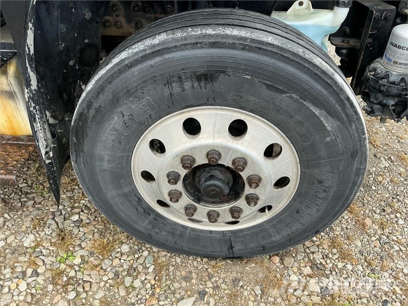 Freightliner M2 106 6x4 Van Truck Camiones caja cerrada
