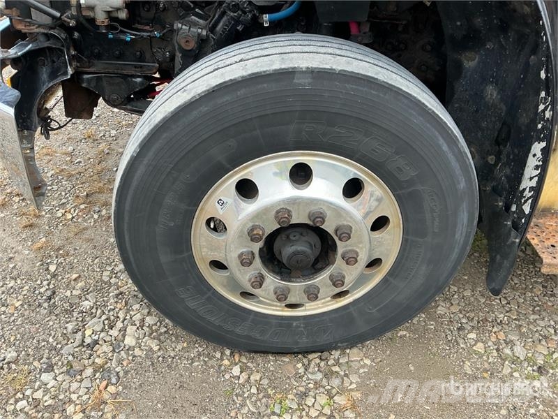 Freightliner M2 106 6x4 Van Truck Camiones caja cerrada