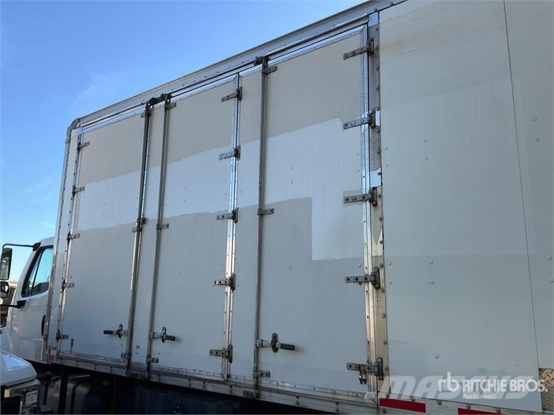 Freightliner M2 106 6x4 Van Truck Sanduk kamioni