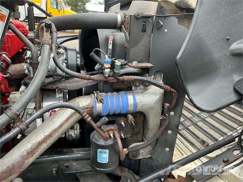 Freightliner M2 106 6x4 Van Truck Camiones caja cerrada