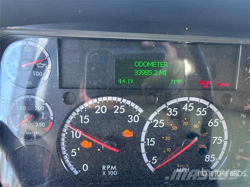 Freightliner M2 106 6x4 Van Truck Box trucks