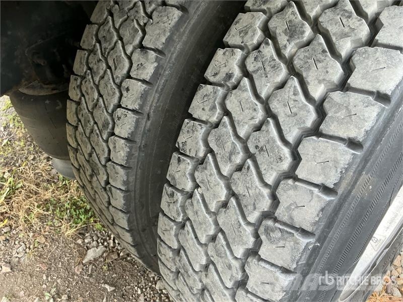 Freightliner M2 106 6x4 Van Truck Camiones caja cerrada