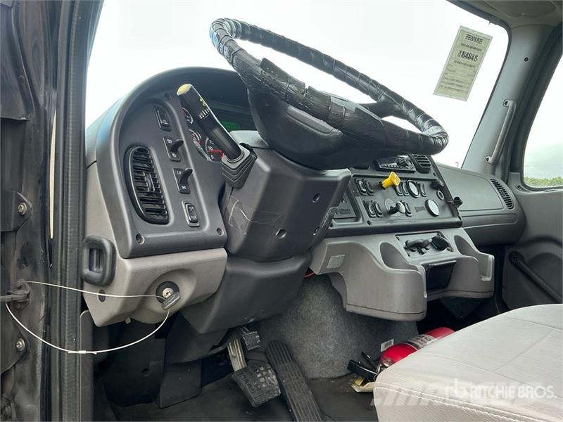 Freightliner M2 106 6x4 Van Truck Camiones caja cerrada